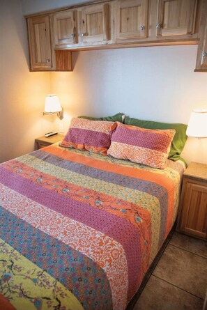 1 habitación, escritorio, wifi y ropa de cama