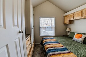 1 chambre, bureau, lit parapluie, Wi-Fi gratuit