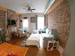 1 chambre, bureau, fer et planche à repasser, Wi-Fi gratuit