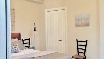 1 habitación, escritorio, tabla de planchar con plancha y wifi gratis