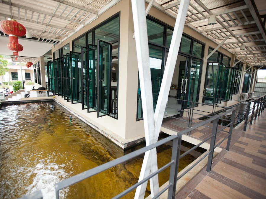 Área de estar no saguão