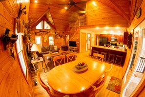 Dining - Discount June 21-28! Luxury River House, hot tub, kayaks, fire pit, dogs OK (Demorest)