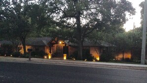 A house with a front porch, a mailbox, and a driveway. - Perfect for work or fun! 1 NIGHT RENTAL AVAILABLE! (College Station)