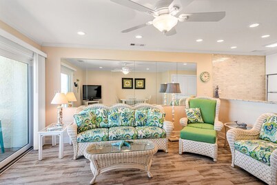 "Jackpot" ~ 1304 Queens Court ~ 2Bd/2Ba Top Floor Oceanfront Condo ~ Elevator