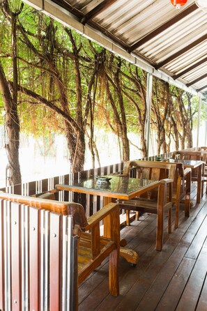 Breakfast, lunch, dinner served; local and international cuisine