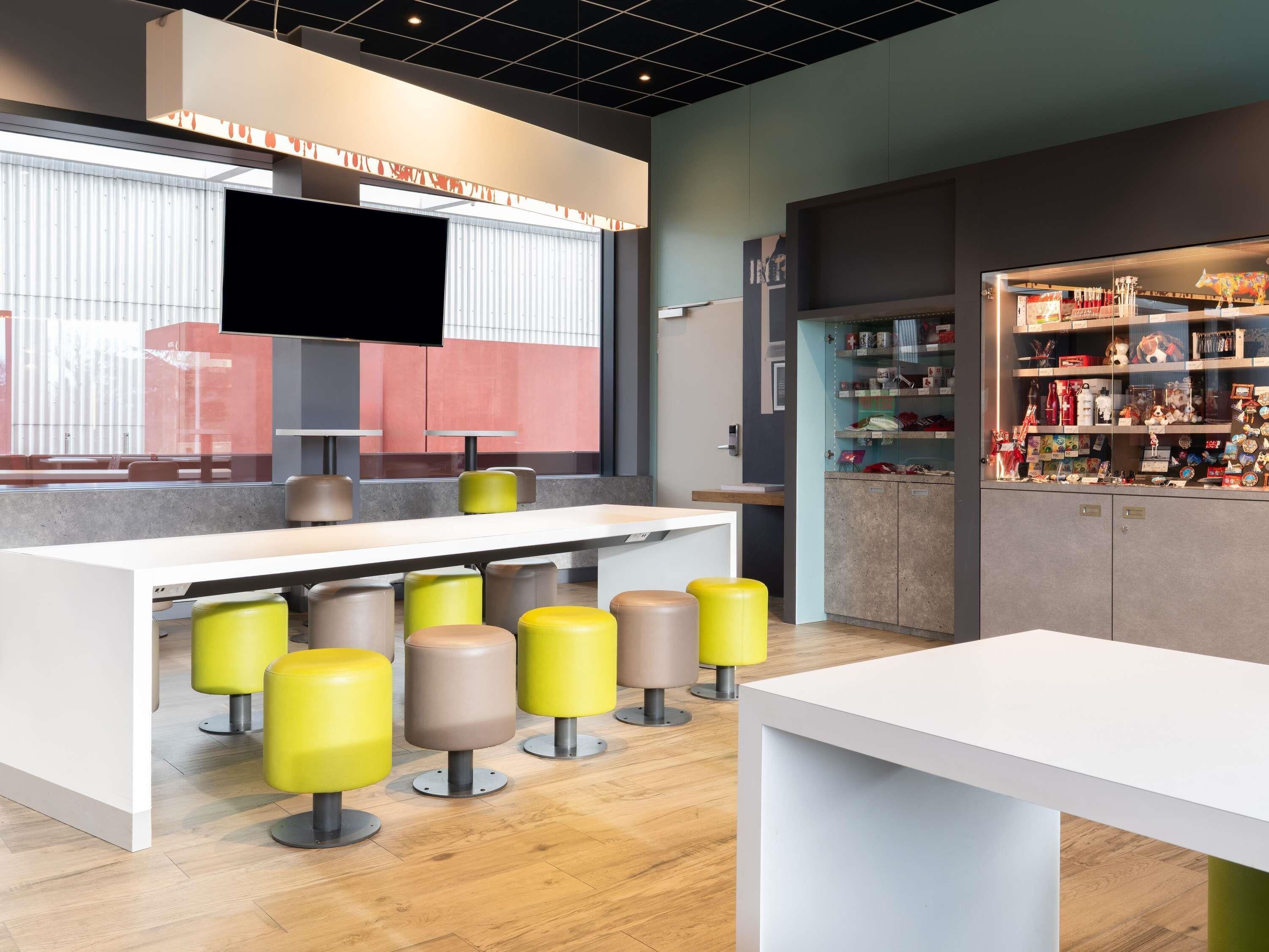 Petit déjeuner buffet servi tous les jours en supplément