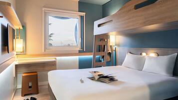 Bureau, rideaux occultants, chambres insonorisées, lits bébé (gratuits)