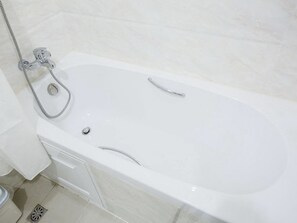 Deluxe Double Room | Deep-soaking bathtub - P.A. Thani Hotel (Nakhon Sawan)