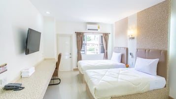 Standard Twin Room | Desk, blackout curtains, free WiFi, bed sheets