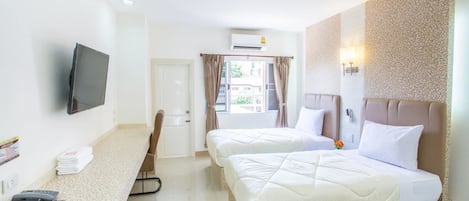 Chambre Standard avec lits jumeaux | Bureau, rideaux dâobscurcissement, accĂšs au Wi-Fi (inclus)