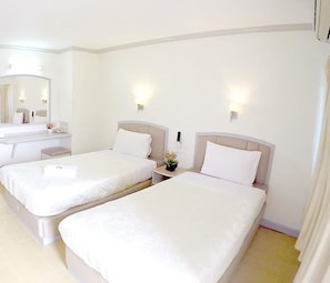 Standard-Zweibettzimmer | Schreibtisch, kostenloses WLAN