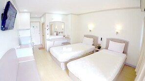 Standard Twin Room | Desk, free WiFi - P.A. Place Hotel (Nakhon Sawan)