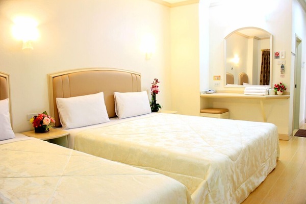 Standard Triple Room | Desk, blackout drapes, free WiFi