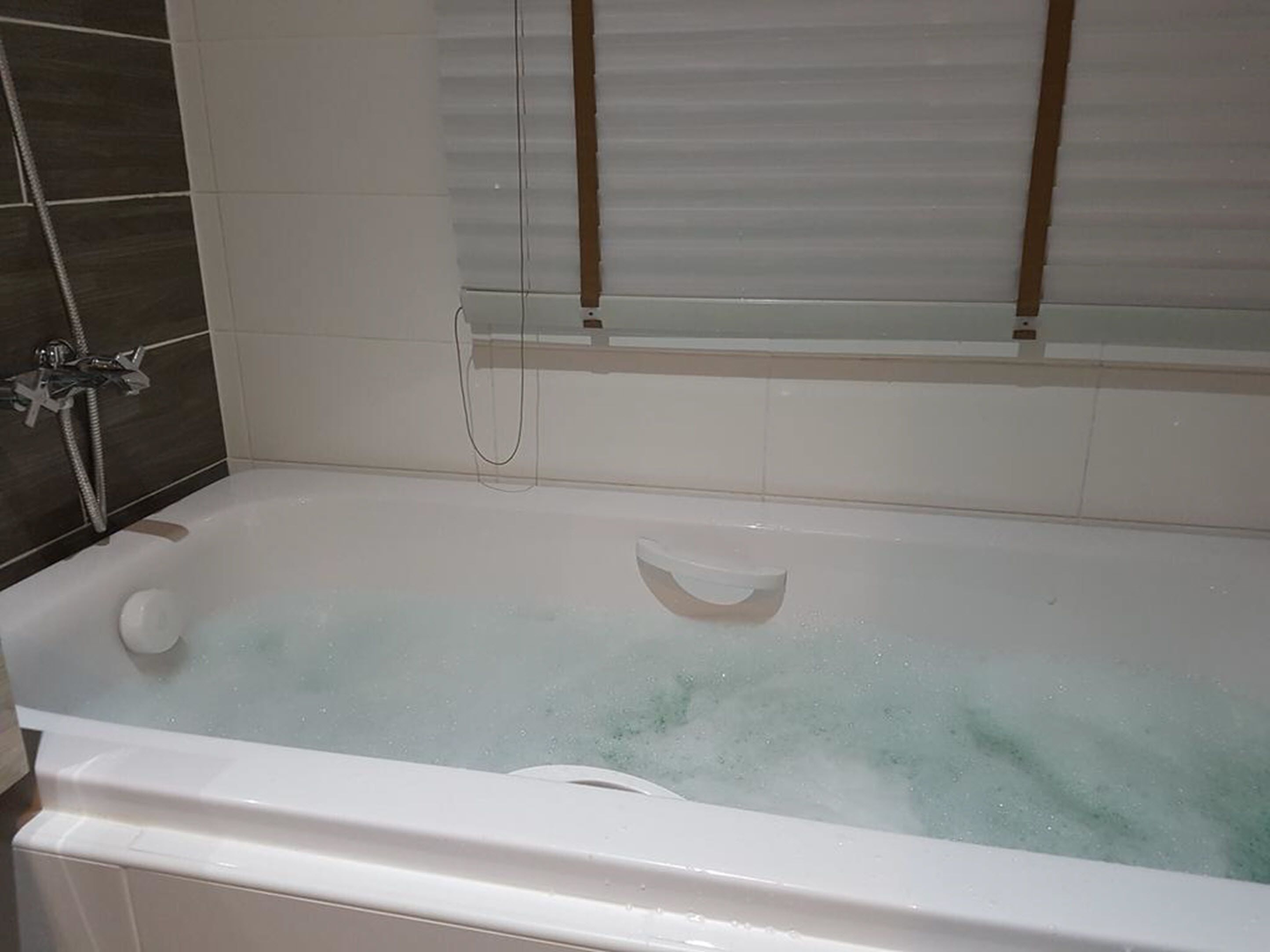 deep-soaking bathtub