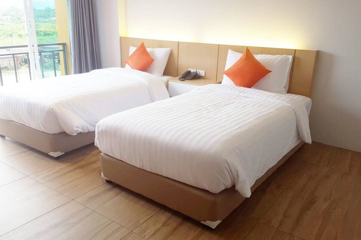 superior twin room | minibar, desk, blackout curtains, rollaway beds