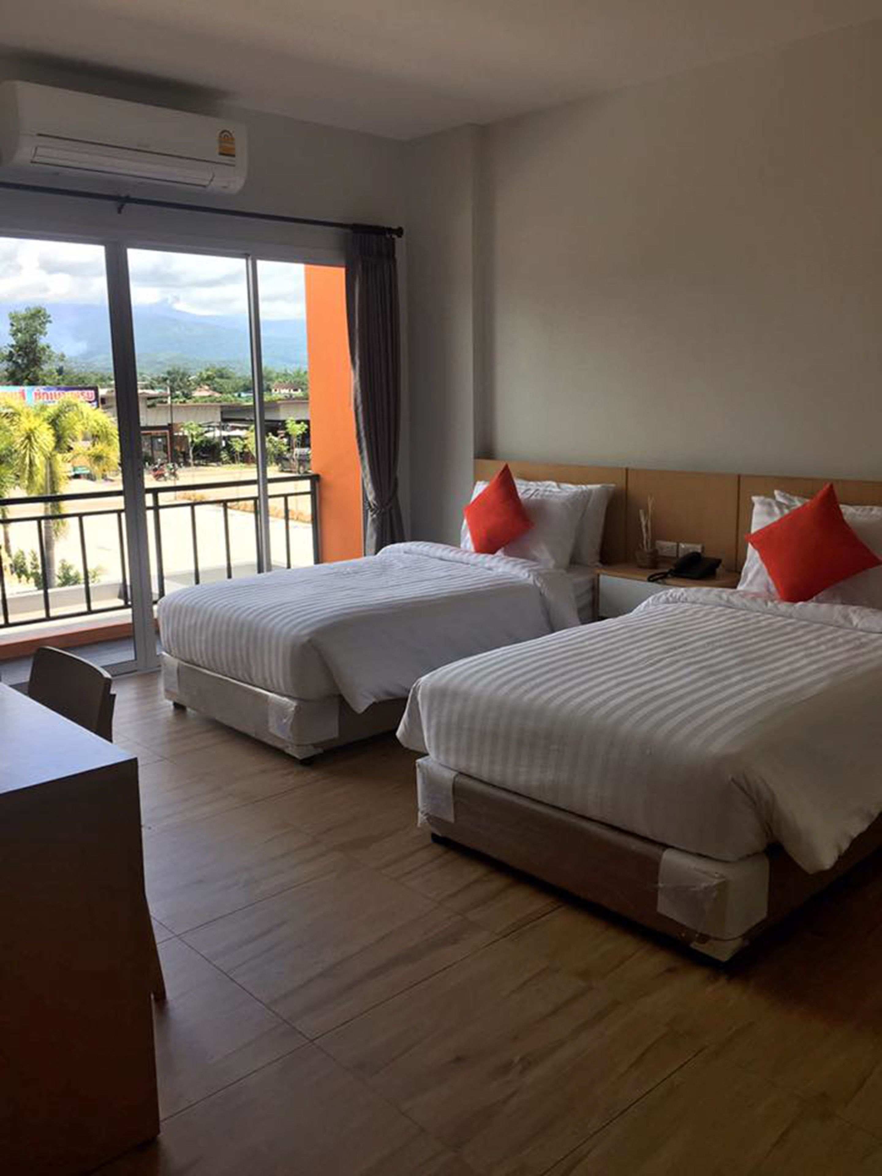 superior twin room | minibar, desk, blackout curtains, rollaway beds