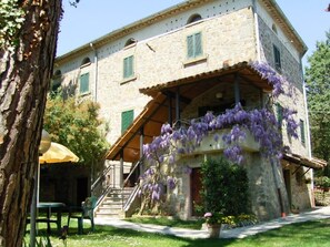 Exterior - houses / villas - 6 rooms - 7/11 persons (Città di Castello)