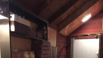 Hårtørrer, håndklæder