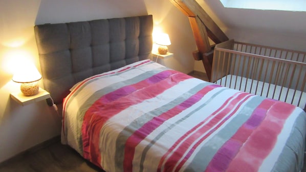 3 habitaciones, tabla de planchar con plancha y wifi gratis