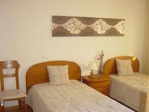 1 chambre, fer et planche à repasser, Wi-Fi gratuit, draps fournis