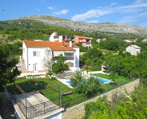 Working and travelling? At apartment Vilar you will feel HOME!