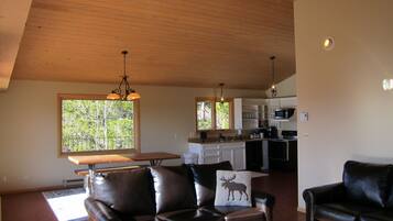 Smart-TV, Kamin, Tischfußball