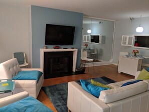 スマートテレビ、Netflix、Hulu、書庫