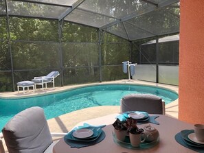 屋外プール、温水プール