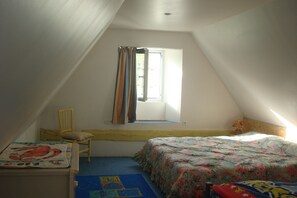 3 bedrooms, iron/ironing board, WiFi