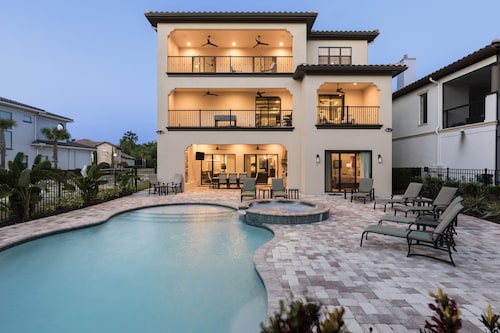 Luxury 12 Bed / 14 Bath Villa in Reunion Resort