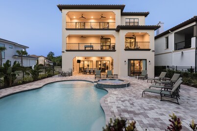 Luxury 12 Bed / 14 Bath Villa in Reunion Resort