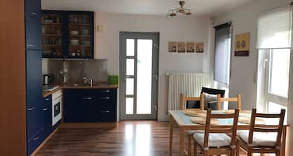 Gemütliche 2 Zimmer-Ferienwohnung, ideal für Urlauber und Geschäftsleute