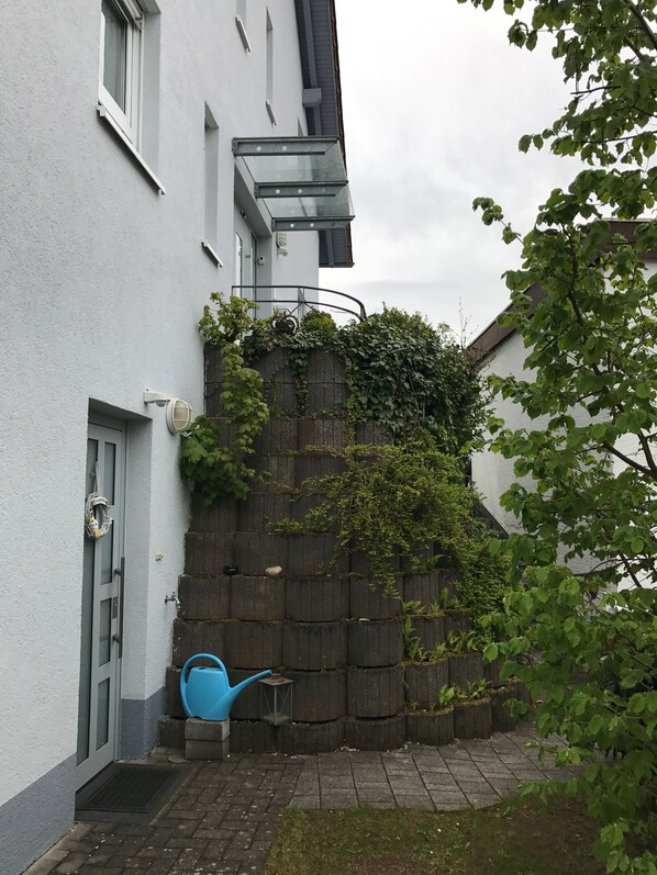 Exterior detail - Cozy 2-room vacation apartment, ideal for holidaymakers and business people (Homburg)