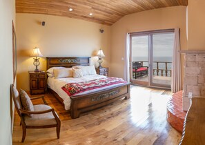 3 bedrooms, desk, iron/ironing board, WiFi