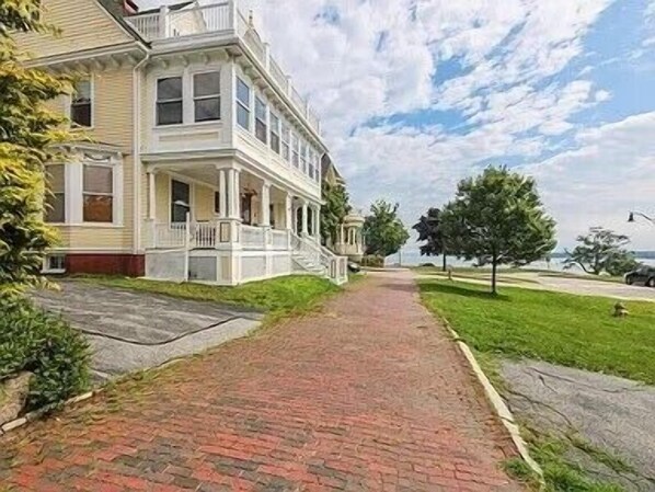 Exterior - Ocean view Victorian (Portland)