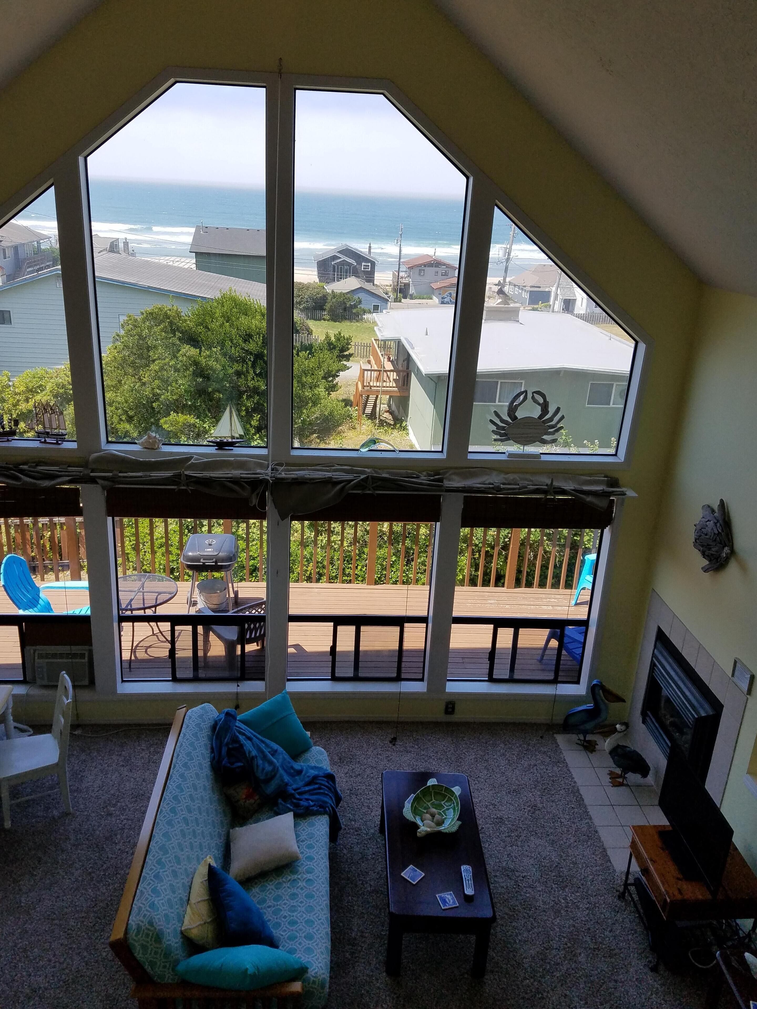 Beautifull ocean & beach views; 5 minutes walk to beach; WiFi; Casino near by