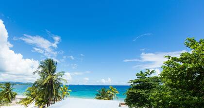 Villa with terrace and breathtaking sea view a few steps from the beach