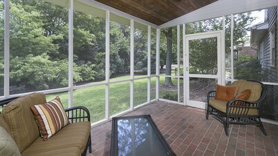 Beautiful Home Close To Everything