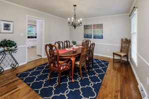Dining - Beautiful Home Close To Everything (Greenville)