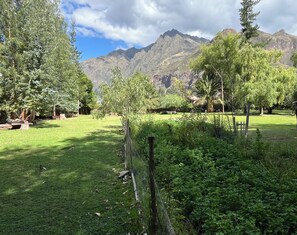 Property grounds - Stunning Villa with Incan Ruin Views in the Heart of Urubamba Valley (Pisac)