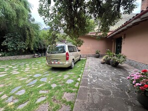 Property grounds - Stunning Villa with Incan Ruin Views in the Heart of Urubamba Valley (Pisac)