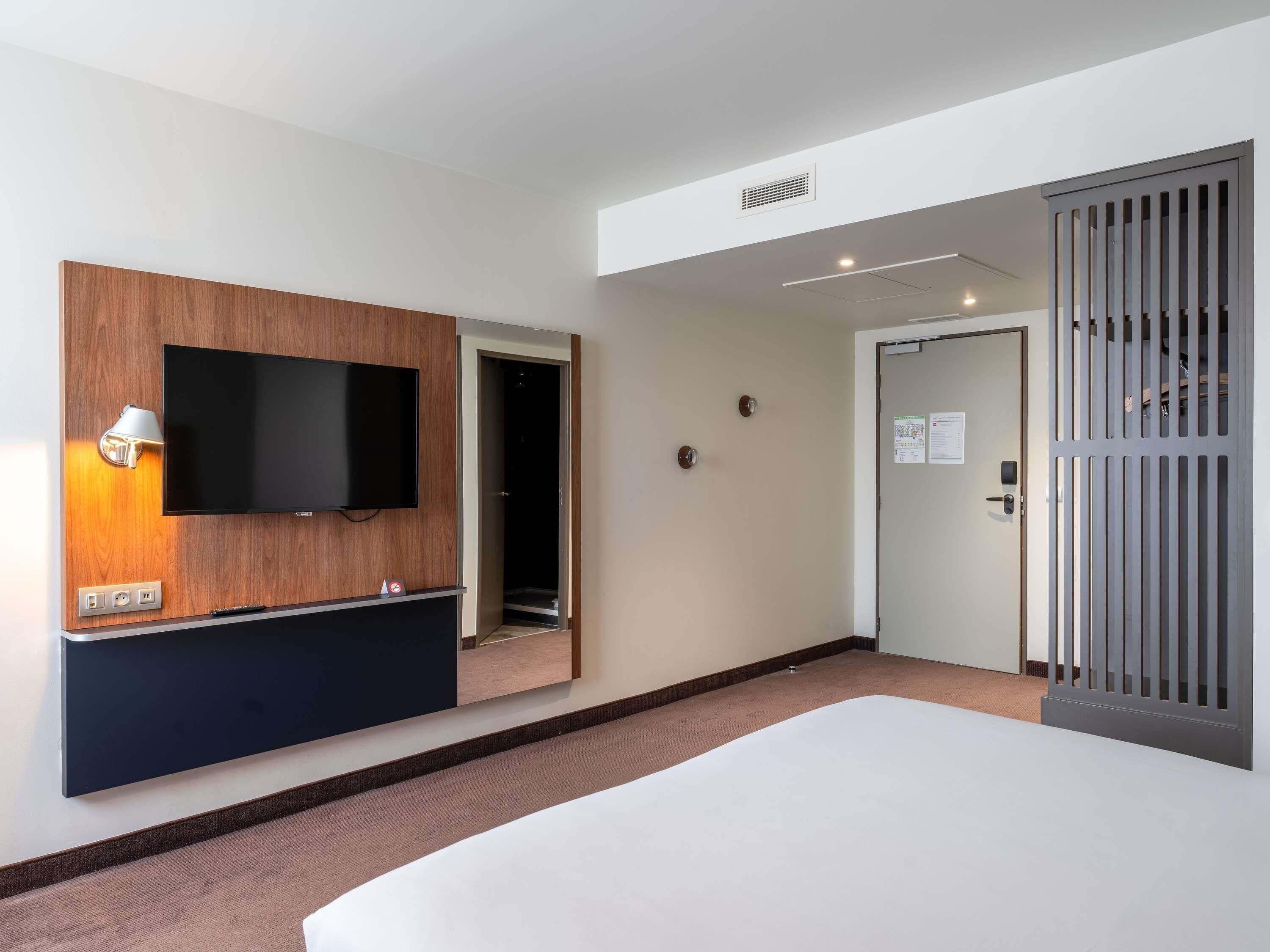 standard room, 1 double bed | soundproofing, free cots/infant beds, free wifi, bed sheets