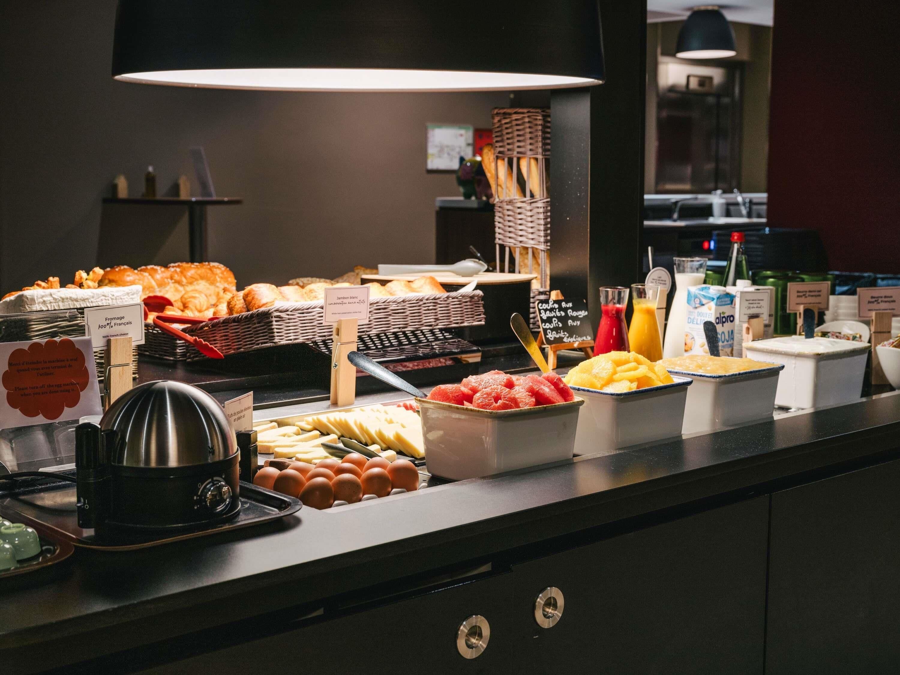 Daily buffet breakfast for a fee
