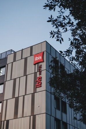 Front of property - Ibis Rouen Centre Rive Gauche Mermoz (Rouen)