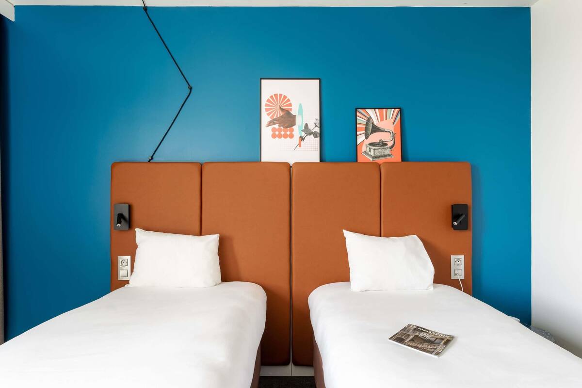 standard room, 2 single beds | soundproofing, free cots/infant beds, free wifi, bed sheets
