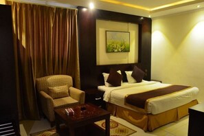Hypo-allergenic bedding, in-room safe, desk, soundproofing - Taleen Durrat Al Nakhil (Riyadh)