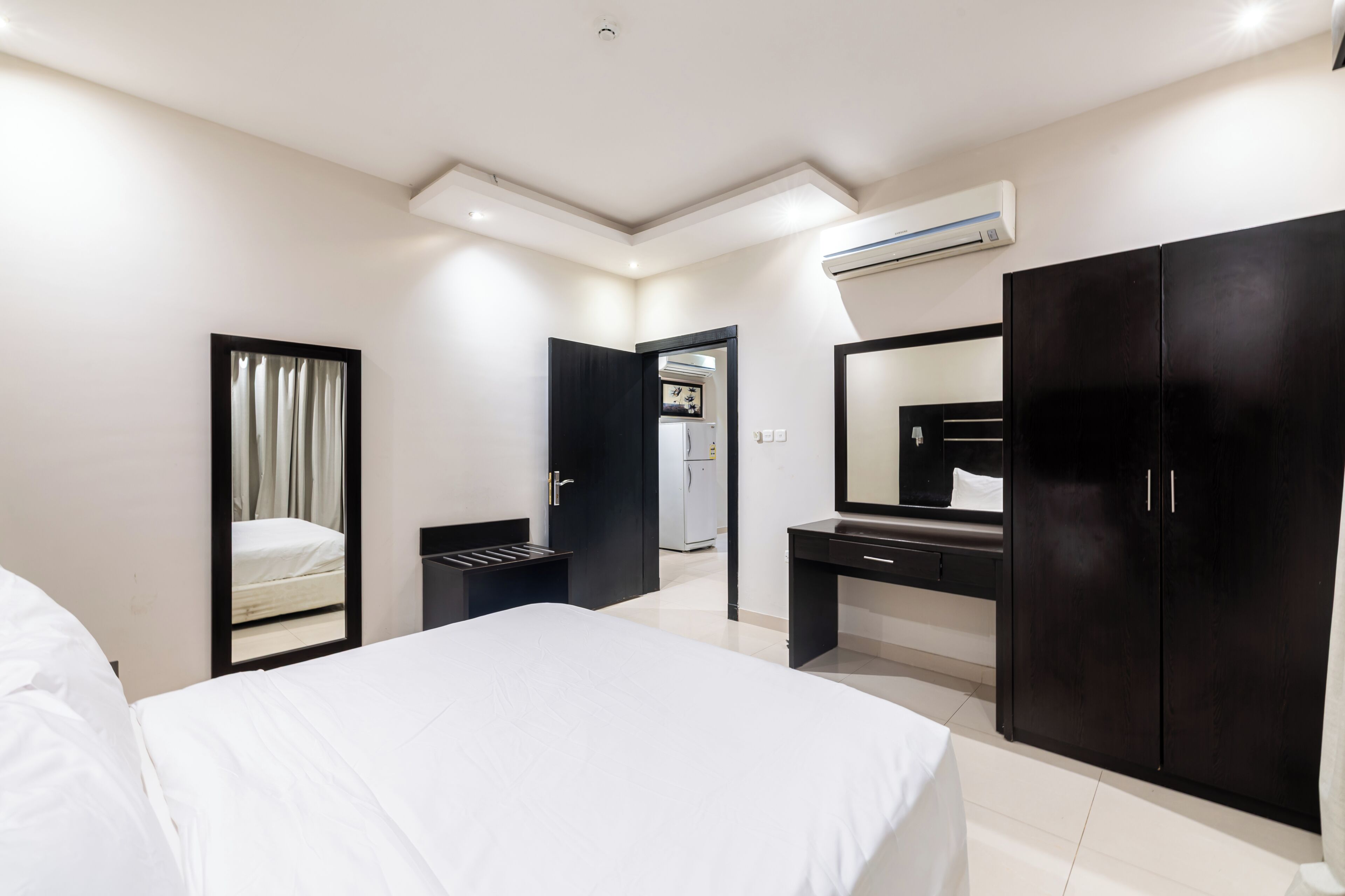 Apartment, 1 Bedroom, Kitchen | Hypo-allergenic bedding, in-room safe, desk, iron/ironing board