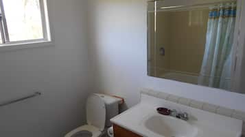 Shower, free toiletries, towels