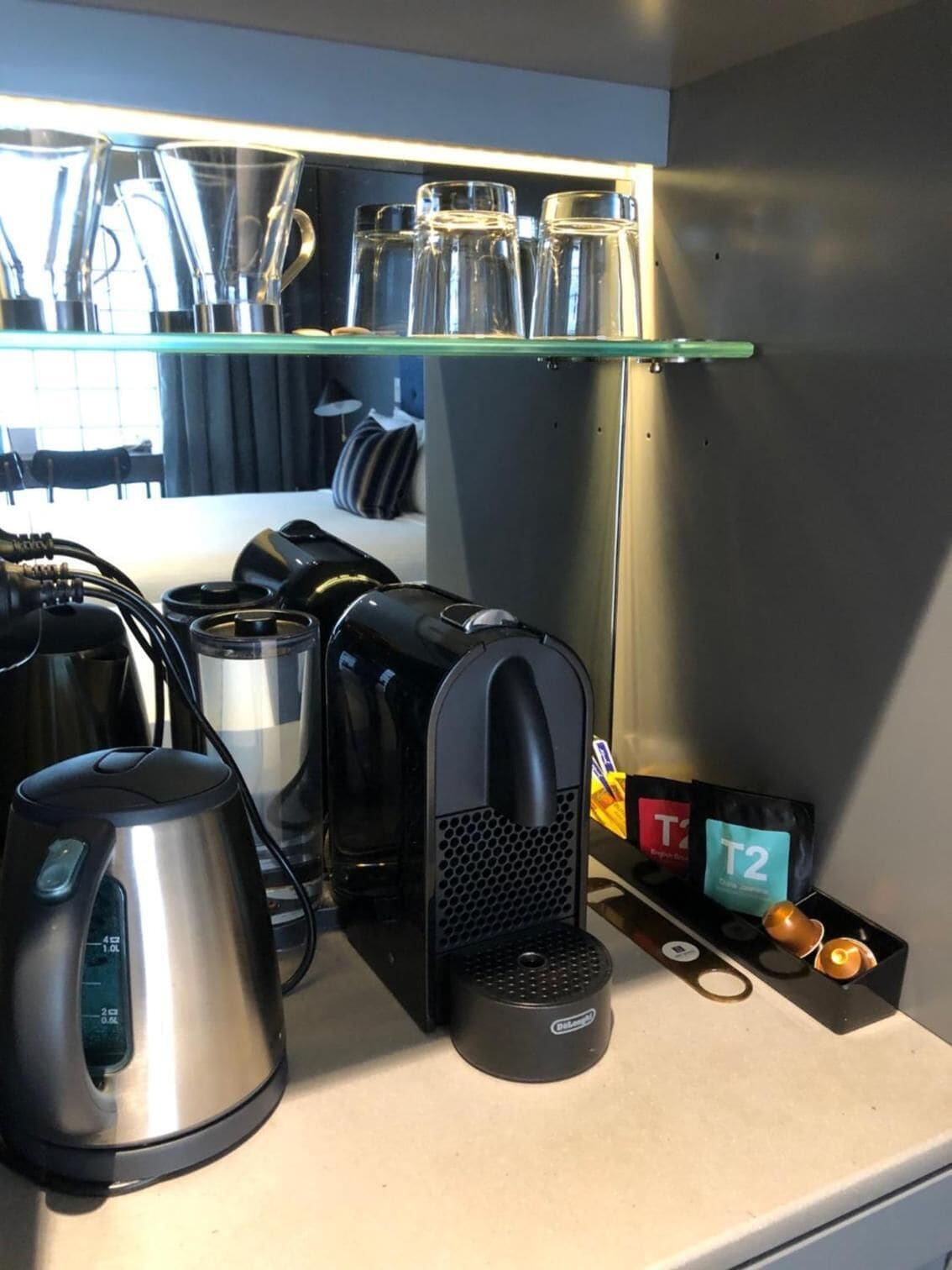espresso maker, coffee/tea maker, electric kettle