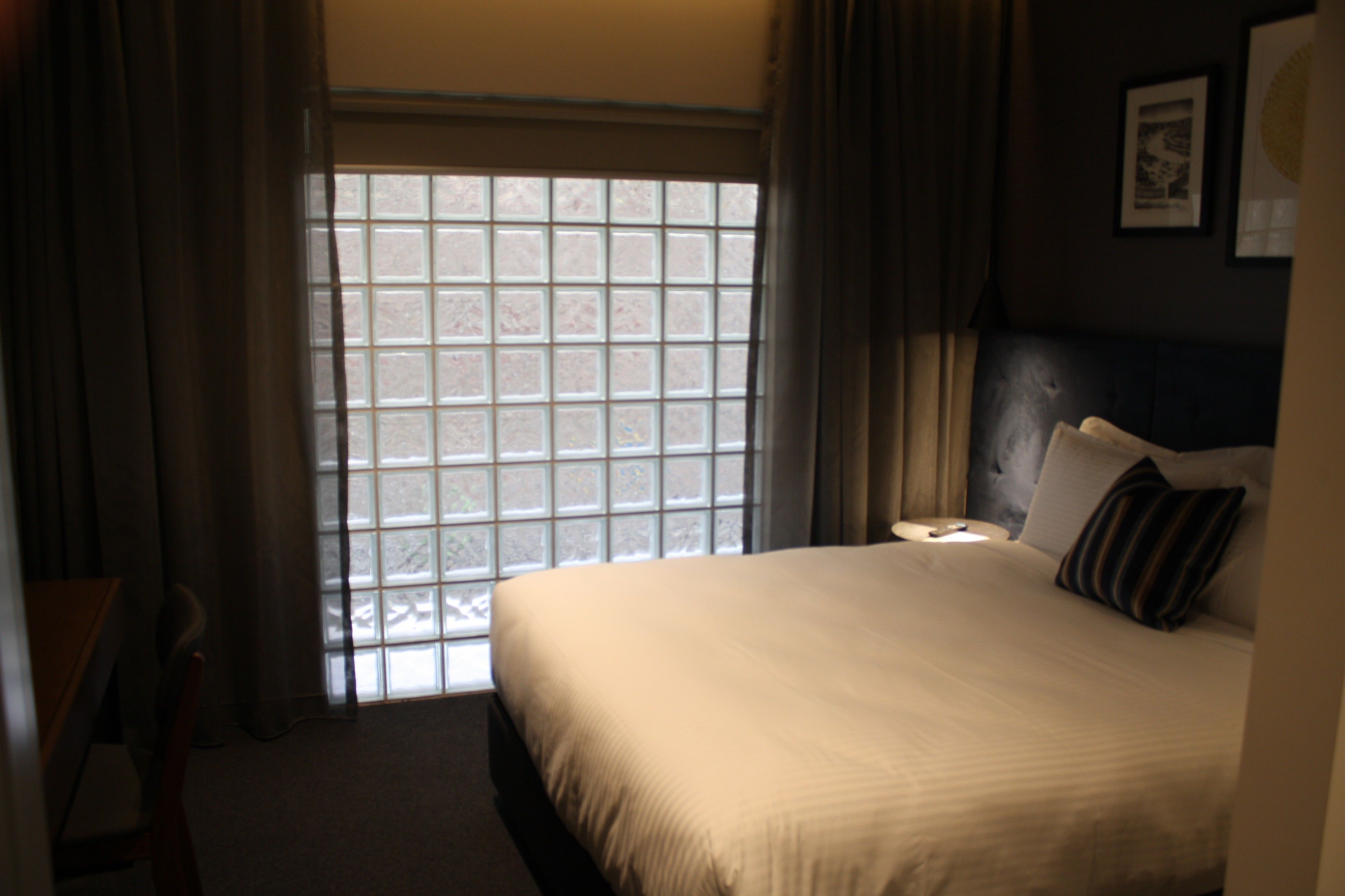 standard queen room | premium bedding, in-room safe, desk, laptop workspace